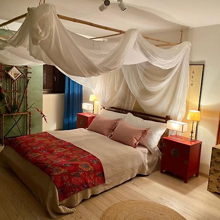 Les 3 Coeurs - Chambres Chez Charmants Habitants Font Esterno foto