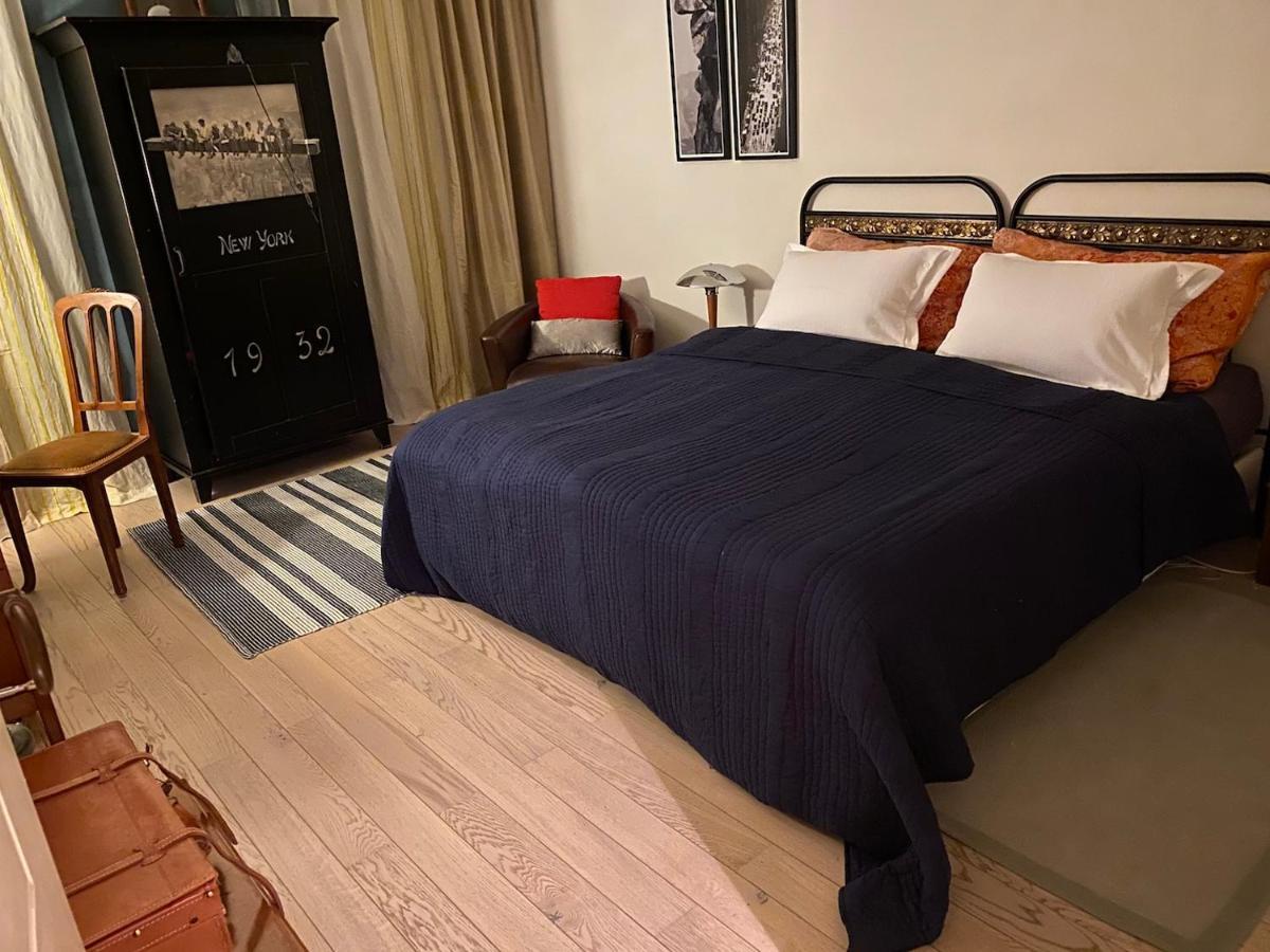 Les 3 Coeurs - Chambres Chez Charmants Habitants Font Esterno foto