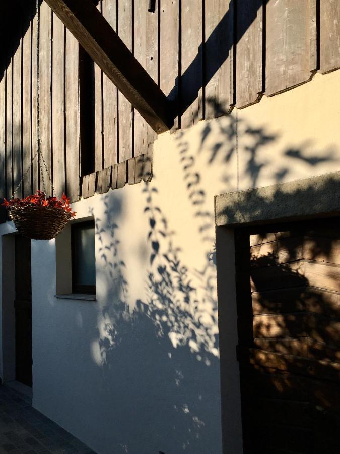 Les 3 Coeurs - Chambres Chez Charmants Habitants Font Esterno foto