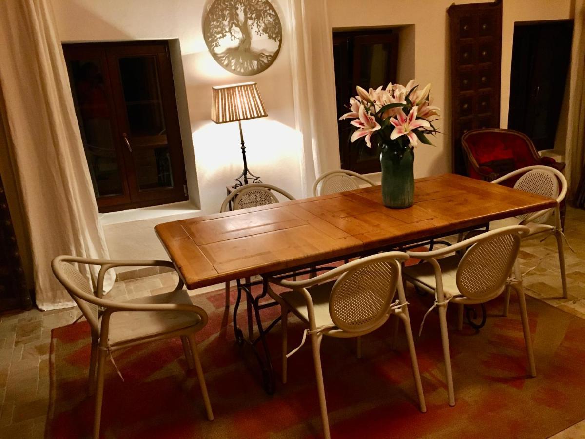 Les 3 Coeurs - Chambres Chez Charmants Habitants Font Esterno foto